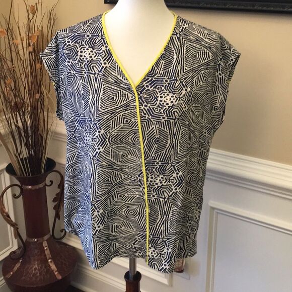 3 For $30 :Nordstrom Bellatrix Geometric Print Top - Picture 1 of 6